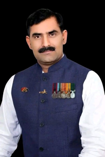 मनोज दादा जरांगे पाटील यांनी पाठिंबा देण्यासाठी रविवारी हजारो शेतकरी आणि माजी सैनिक अंतरवली सराठीला लाॅग मार्च-नारायण अंकुशे