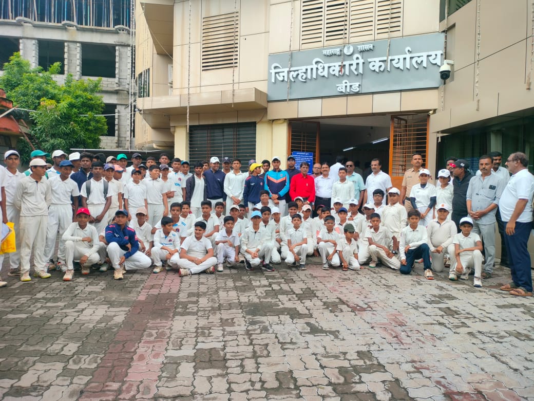 क्रिकेट व फुटबॉल खेळाडूंना हक्काचे मैदान मिळालेच पाहिजे..  बीड शहर बचाव मंच व बीडकरांची अजितदादांकड एकच मागणी..