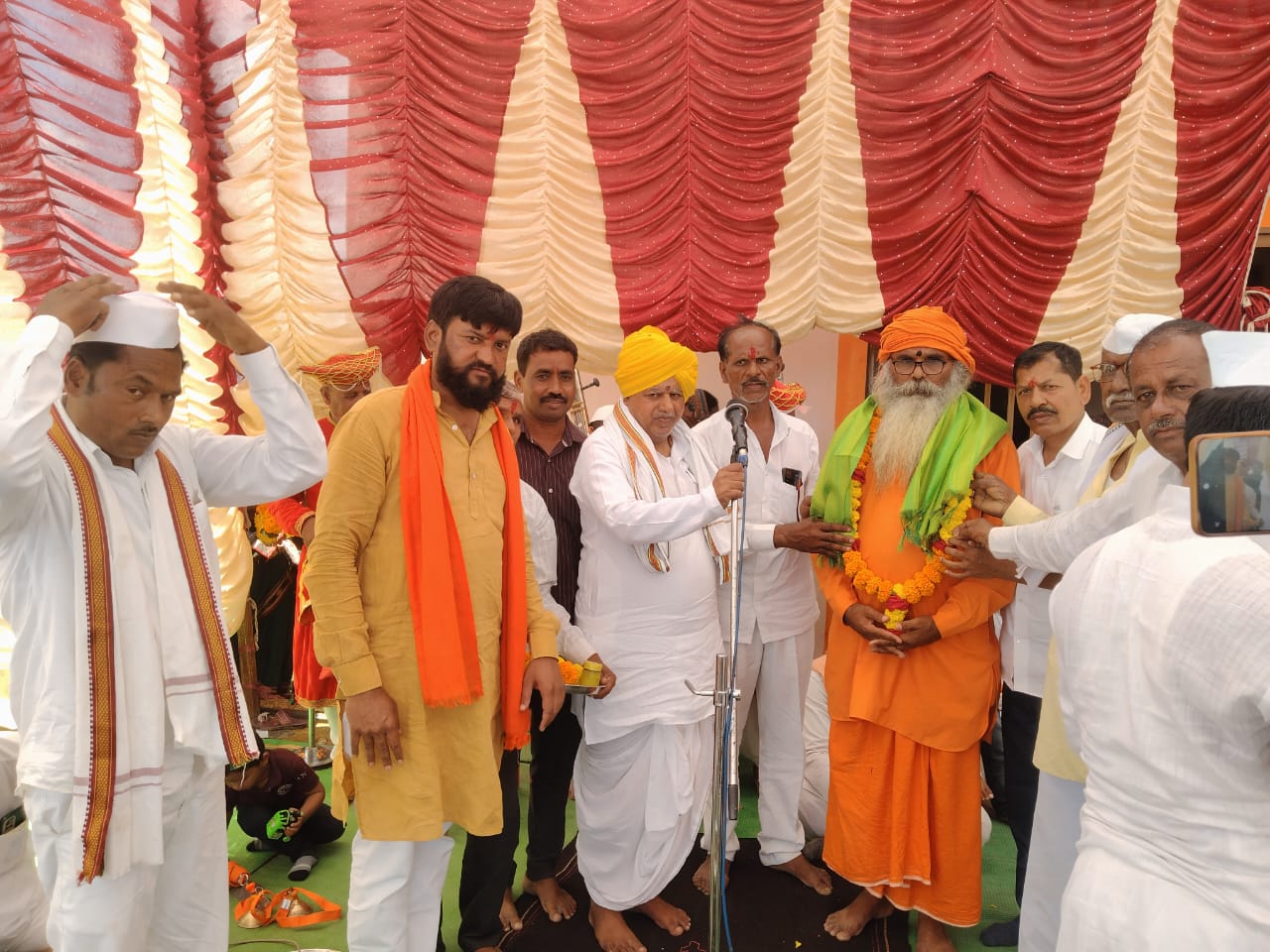 रोकडेश्वरी आई देवी मंदिरचा जिर्णोद्धार व कलशरोहन मोठ्या आनंदात करण्यात आला – पांडुरंग आवारे-पाटील